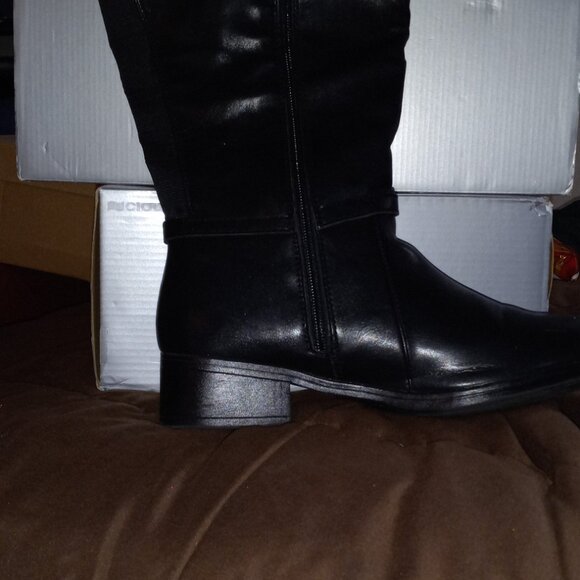 Boots - Picture 3 of 4